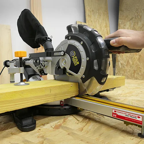 Compound miter saw