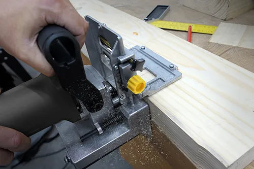 Ahşap işleme projeleriniz için hassas ve çok yönlü, çift milli dübel freze makinesi satın alın.