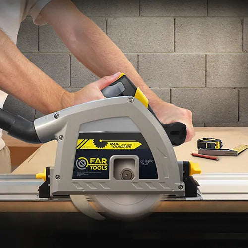 Kreissäge auf Schiene