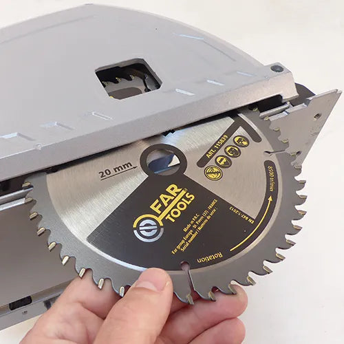 Kreissäge auf Schiene